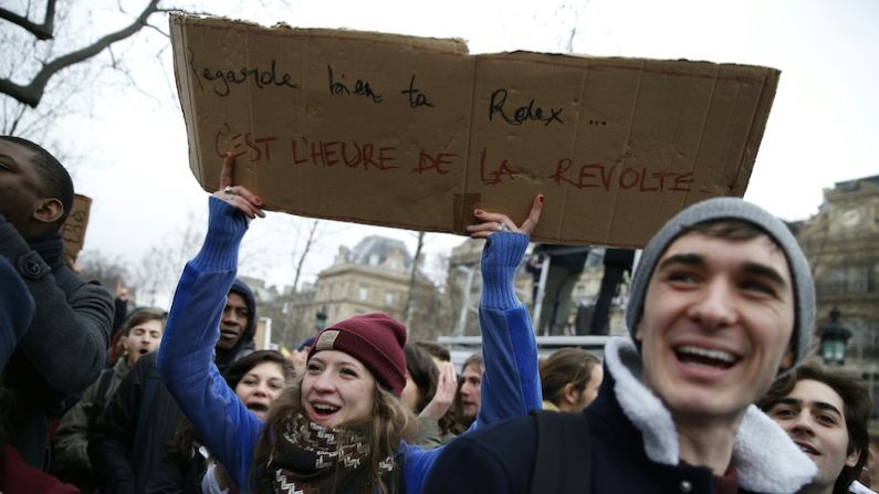 Des étudiants manifestent place de la République le 9 mars dernier. (THOMAS SAMSON/AFP/Getty Images)