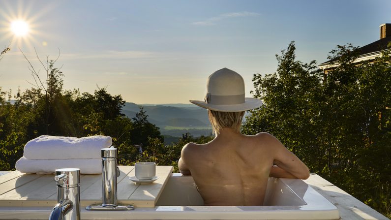 Les bains panorama, exclusivité de l’Éco Spa Highland : deux baignoires situées à l’extérieur un peu à l’écart du site (Éco Spa Highland)