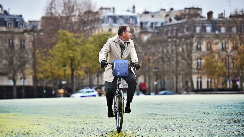 Les Français semblent de plus en plus apprécier le vélo. (MARTIN BUREAU/AFP/Getty Images)