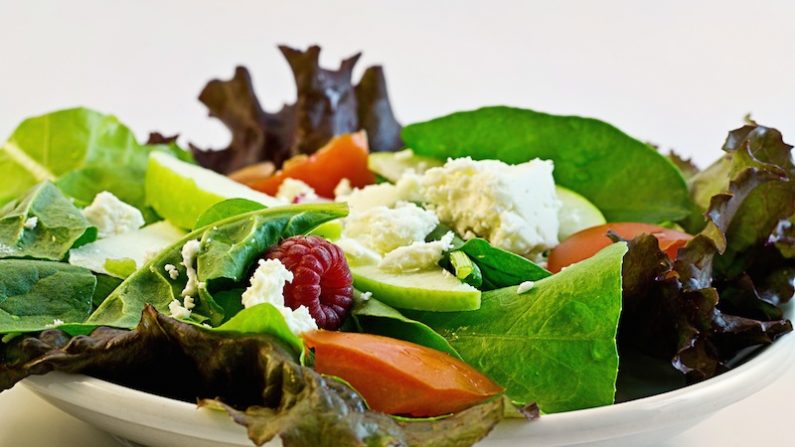 Le régime alimentaire végétarien contient plus de fibres et moins de matières grasses et de protéines. (Pixabay)