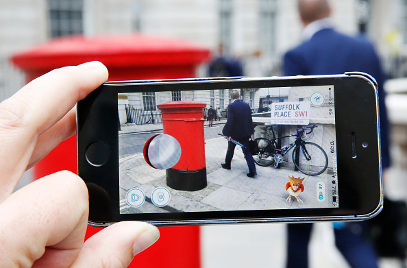 Pokémon GO dans les rues de Londres. (Olivia Harris/Getty Images)