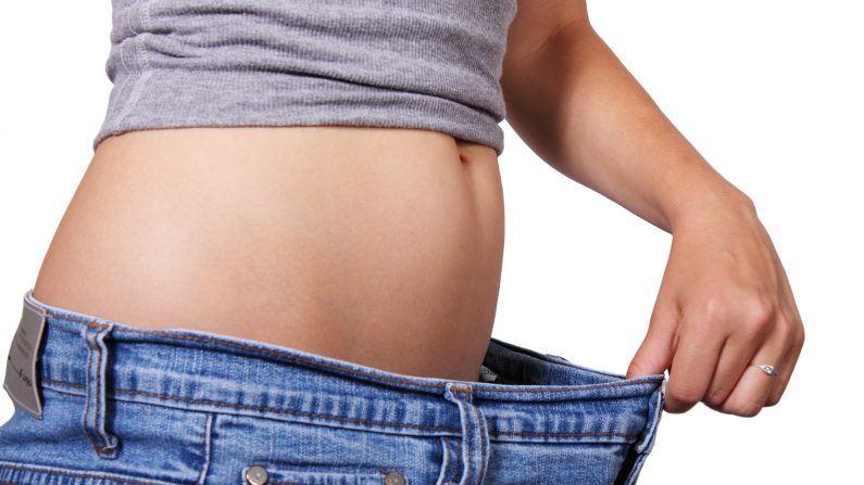 Pour perdre du poids, il faut manger sainement et à heure régulière. (pixabay)