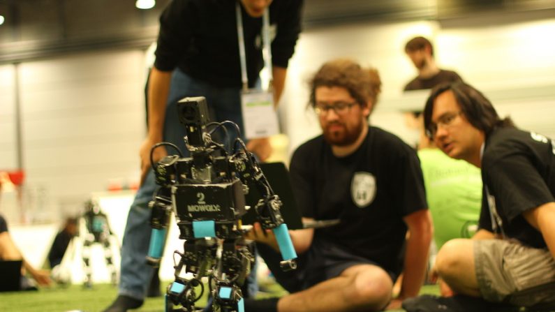 Coupe du monde de foot des robots, l’équipe Rhoban. Equipe Rhoban, Author provided