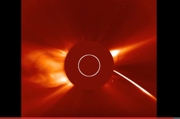 La comète rasante lors de l'impact avec le Soleil, le 4 août 2016. (Capture vidéo /SOHO)

