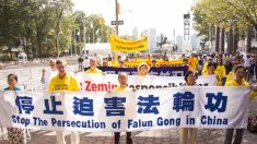 Des manifestants attirent l’attention sur le Falun Gong lors de la visite du Premier ministre chinois à New York