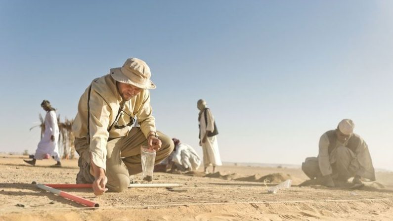 L'archéologue Piotr Osypinski travaille sur le site de Affad 23 au Soudan. (Michal Sita, courtoisie de Palaeoaffad Project-Sudan)