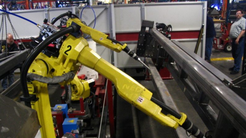 Robot soudeur : les PME peuvent demander l'aide de l'Union européenne pour investir et innover. Wikipedia, CC BY