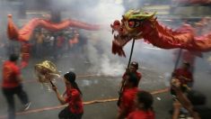 Le rouge du Nouvel An chinois: une altération moderne des traditions chinoises