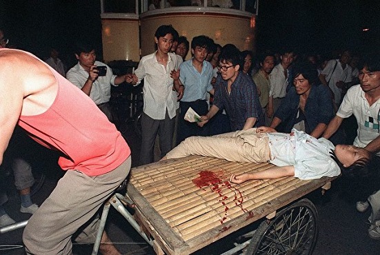 Le massacre de la place Tian’anmen a fait des centaines – si ce n’est des milliers – de morts. Le 4 juin 1989 sur la place Tian’anmen à Pékin, Chine. (MANUEL CENETA / AFP / Getty Images)