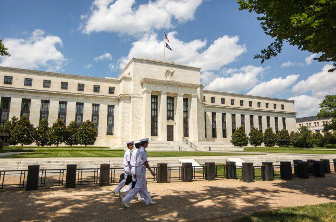 L'édifice Marriner S. Eccles du Conseil de la Réserve Fédérale à Washington, le 14 juillet 2016. (Benjamin Chasteen/Epoch Times)