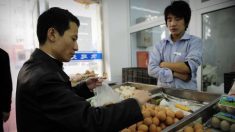 Oeufs artificiels et riz plastique chinois : faut-il s’inquiéter ? (vidéo)