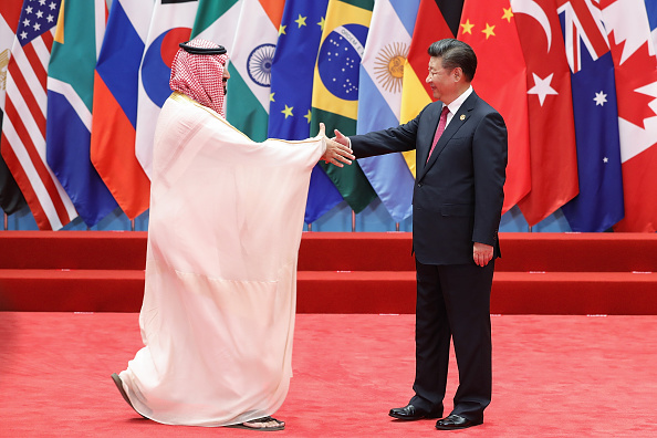 Le prince saoudien Mohammed ben Salmane et le président chinois Jinping, en septembre 2016 à l’occasion du G20 (Photo by Lintao Zhang/Getty Images)