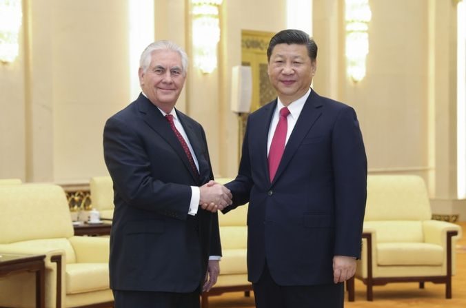 La rencontre entre  le Secrétaire d'État américain Rex Tillerson et le dirigeant chinois Xi Jinping, à Pékin, le 19 Mars, 2017. (Lintao Zhang / Getty Images)