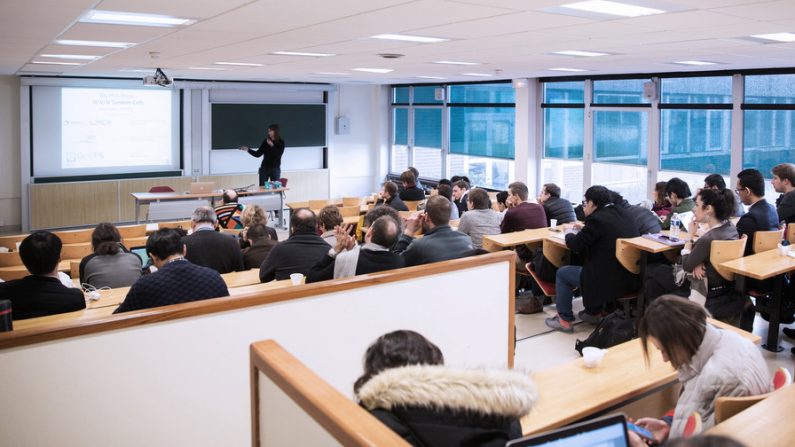 Trouver sa place à côté des ingénieurs (Journée des doctorants du laboratoire LPICM de l'Ecole polytechnique 23 janvier 2017).
Université Paris-Saclay/Flickr, CC BY-SA