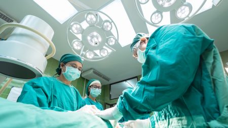Une chirurgienne condamnée pour avoir amputé la mauvaise jambe en Autriche