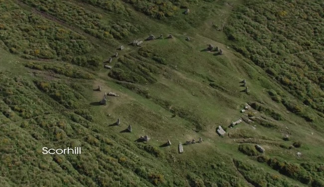 Le cercle de pierre de Scorhill datant de l’âge du bronze au Dartmoor National Park en Angleterre. (Capture d’écran)


