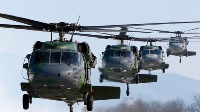 Hélicoptères de type «Black Hawks» de l'armée américaine (ici en 2012).
Leonel Yanez/Flickr, CC BY