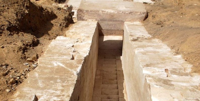 Les ruines d’une pyramide d’environ 3 700 ans ont récemment été découvertes par une équipe de fouille égyptienne. (Courtoisie du ministère des Antiquités égyptien)