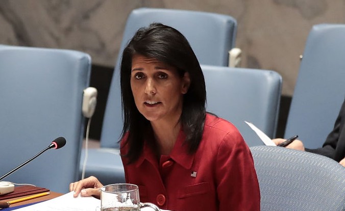 L’ambassadrice des États-Unis aux Nations Unies, Nikki Haley, prend la parole lors d’une réunion du Conseil de sécurité des Nations Unies concernant la situation en Syrie, au siège de l’ONU, à New York, le 7 avril 2017. (Drew Angerer/Getty Images)