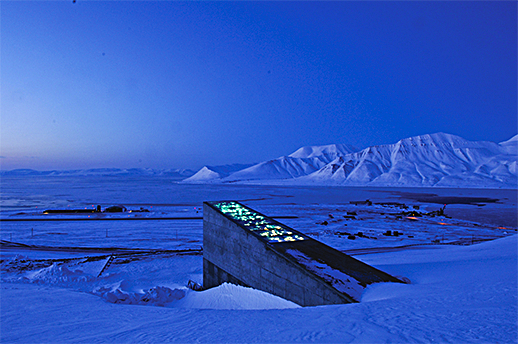La « voûte de l’apocalypse » sur l’île de Spitsbergen, une garantie de l’humanité contre une pénurie mondiale de nourriture (Gracieuseté de Global Crop Diversity Trust)