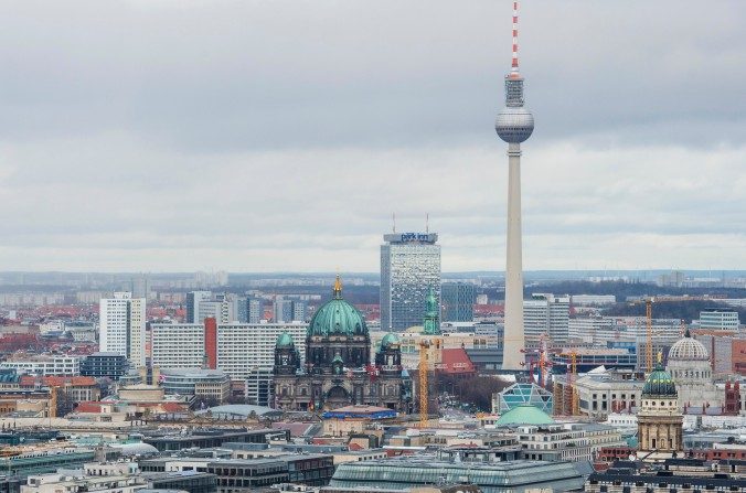 Panorama de Berlin à partir de la Place Potsdamer à la Place Alexander le 13 décembre 2015 (John MacDougall/AFP/Getty Images)