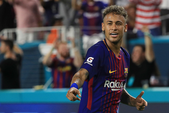 Le transfert historique de l'attaquant brésilien Neymar du Barça vers le PSG s'élèverait à 222 millions d'euros.  (Mike Ehrmann/Getty Images)