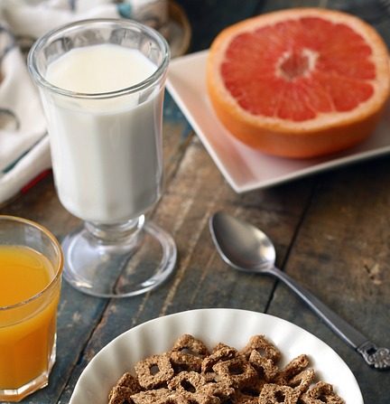Un petit-déjeuner léger qui tient bien au ventre. (Pixabay)