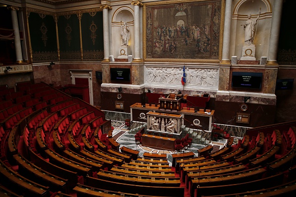 Les députés français ont approuvé jeudi par 383 voix contre 3 et 48 abstentions le 1er volet de la loi sur la moralisation de la vie publique.  (THOMAS SAMSON/AFP/Getty Images)