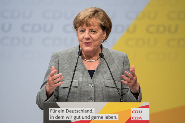 Angela Merkel, chancelière allemande et chef des démocrates chrétiens allemands (CDU)  intervient lors du rassemblement d'ouverture de la campagne électorale fédérale de la CDU le 12 août 2017 à Dortmund, en Allemagne. Alors que l'Allemagne tiendra des élections fédérales le 24 septembre, la CDU détient actuellement une forte avance. (Lukas Schulze/Getty Images)