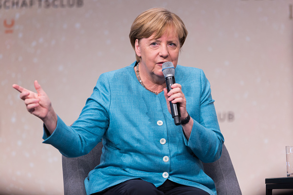 La chancelière allemande Angela Merkel s’exprime au Westhafen Event & Convention Center (WECC) le 23 août 2017 à Berlin, Allemagne. (Steffens - Pool/Getty Images)