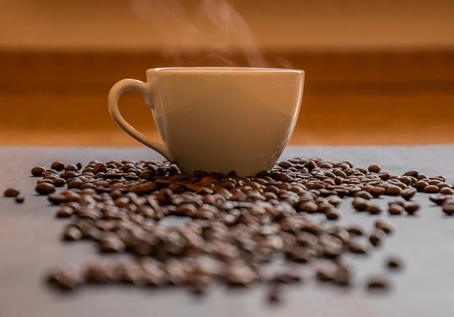 En laissant votre café refroidir un peu, sa saveur en sera rehaussée. (Pixabay)