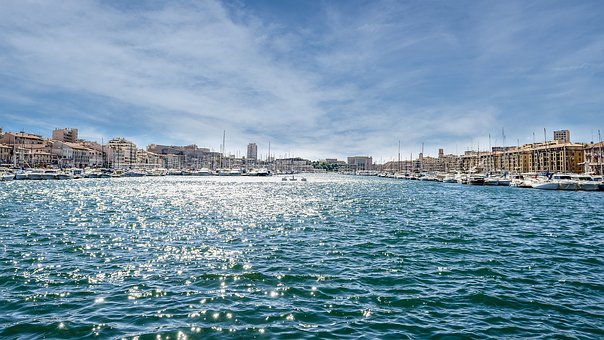 Vue sur l’incontournable Vieux-Port de Marseille Pixabay.com
