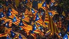 Un référendum en Catalogne : les séparatistes persistent et signent
