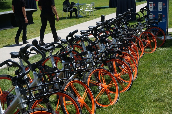 200 bicyclettes de la startup chinoise Mobike sont distribués dans la Capitale fédérale.
 (ROBERT LEVER/AFP/Getty Images)