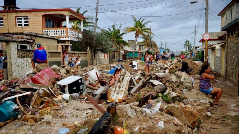 Vue des dommages causés par l'ouragan Irma à Cojimar, un quartier de La Havanne, le 10 septembre 2017. (Photo de YAMIL LAGE/AFP/Getty Images)