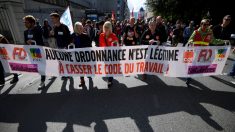 Réforme du droit social : le gouvernement français demeure ferme malgré les manifestations