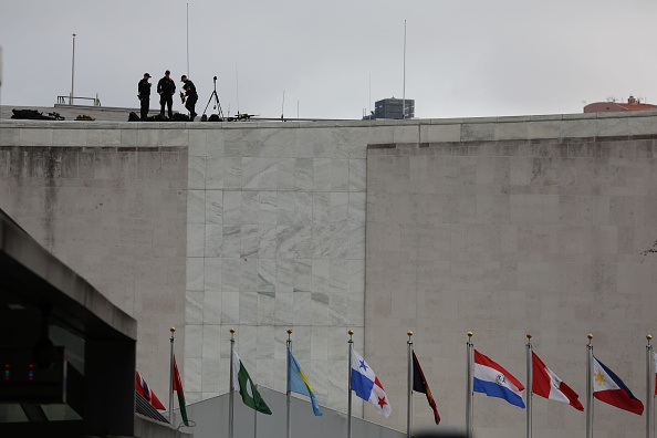 Le quartier général de l'ONU à New York sous haute surveillance à l'occasion de l'assemblée générale de l'ONU du 19 septembre 2017. (LUDOVIC MARIN/AFP/Getty Images)