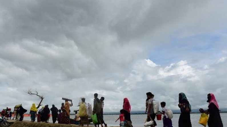 Des réfugiés Rohingya arrivent au Bangladesh début septembre. Plus de 370 000 d'entre eux ont fui les violences dans l'état de l'Arakan. (MUNIR UZ ZAMAN/AFP/Getty Images)