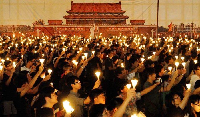 Veillée aux chandelles à Hong Kong pour les victimes du massacre de la place Tiananmen. (Epoch Times)