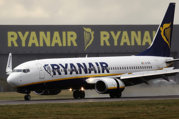 Un avion de la Ryanair photographié à Londres, le 20 octobre 2016. (Dan Kitwood/Getty Images)