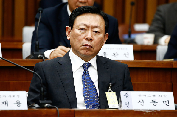 Shin Dong-Bin, président de Lotte Group le 6 décembre 2016 à Séoul, en Corée du Sud.
(Jeon Heon-Kyun-Pool / Getty Images)