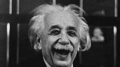 La note manuscrite d’Einstein sur le bonheur adjugée à 1,56 M USD