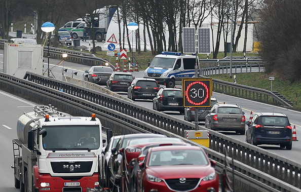 L'accident avait eu lieu en mai à l'ouest de Vienne sur une des principales autoroutes autrichiennes. Agée de 74 ans, la victime exerçait l'activité de patrouilleur à titre occasionnel. Le juge a rappelé que "dans une voiture, l'attention doit être exclusivement concentrée sur la conduite". 
(Manfred Fesl/AFP/Getty Images)