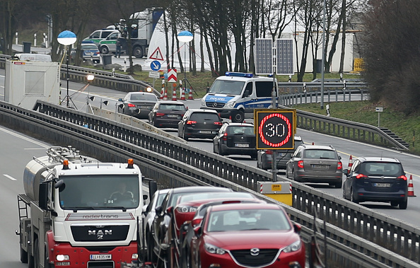 L'accident avait eu lieu en mai à l'ouest de Vienne sur une des principales autoroutes autrichiennes. Agée de 74 ans, la victime exerçait l'activité de patrouilleur à titre occasionnel. Le juge a rappelé que "dans une voiture, l'attention doit être exclusivement concentrée sur la conduite". 
(Manfred Fesl/AFP/Getty Images)