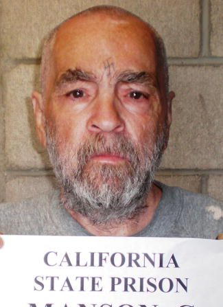Charles Manson, alors âgé de 74 ans, en 2009 à la prison d’État de Corcoran, Californie. (California Department of Corrections and Rehabilitation via Getty Images)