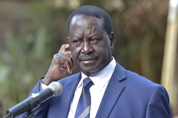 Le leader de l'opposition kenyane Raila Odinga s'adresse aux médias au siège du Wiper Democratic Movement à Nairobi le 31 octobre 2017. 
M. Odinga avait "promis de ne pas en rester" là après l'annonce de la victoire de M. Kenyatta.
(SIMON MAINA/AFP/Getty Images)