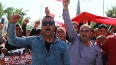 Tunisie : des centaines de policiers manifestent pour leur « protection »