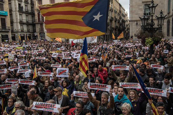 Manifestation devant la Generalitat de Catalunya, le gouvernement catalan, le 8 novembre 2017. (David Ramos/Getty Images)