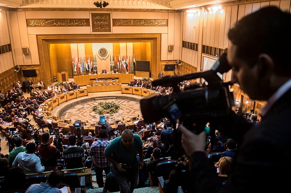 Vue générale du quartier général de la Ligue arabe lors d'une réunion dans la capitale égyptienne, Le Caire. Les ministres arabes des Affaires étrangères se sont réunis au Caire à la demande de l'Arabie Saoudite pour une réunion extraordinaire afin de discuter des allégations de "violations" commises par l'Iran dans la région. 
(KHALED DESOUKI / AFP / Getty Images)
