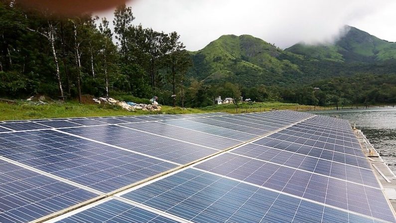 La plus grande centrale solaire flottante de l'Inde située dans le réservoir de Banasura Sagar à Wayanad, Kerala. (ONU)